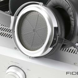 STAX-Kopfhörer-SR-009-und-Kopfhörerverstärker-SRM-T8000