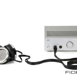 STAX-Kopfhörer-SR-009-und-Kopfhörerverstärker-SRM-T8000