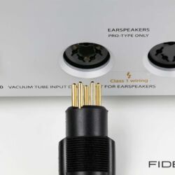 STAX-Kopfhörer-SR-009-und-Kopfhörerverstärker-SRM-T8000