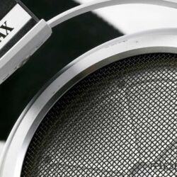 STAX-Kopfhörer-SR-009-und-Kopfhörerverstärker-SRM-T8000