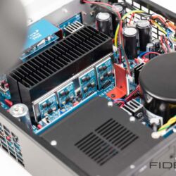 STAX-Kopfhörer-SR-009-und-Kopfhörerverstärker-SRM-T8000