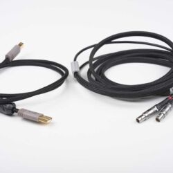 Warwick Acoustics Sonoma M1 - Das hochwertige Anschlusskabel stammt vom Spezialisten Straight Wire.