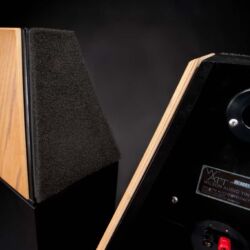 Wilson Audio WATT mit der Seriennummer 0001 und 0002