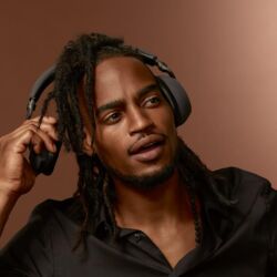 Bowers Wilkins PX7