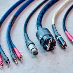 Combak Corporation Hijiri komplette Kabelfamilie