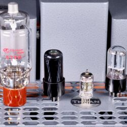 Thivan Labs 811 Vollverstärker