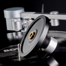 Hartvig Plattenspieler plus Dynavector Tonarm und Shelter Tonabnehmer