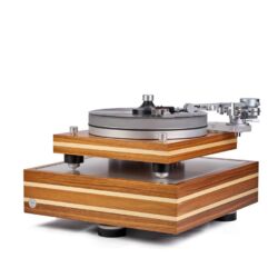Hartvig Plattenspieler plus Dynavector Tonarm und Shelter Tonabnehmer