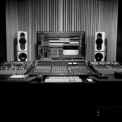 Kii Audio, Kii Three plus BXT Kunden