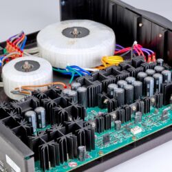 Krell Illusion Vorverstärker und Duo 175 Stereo Endverstärker